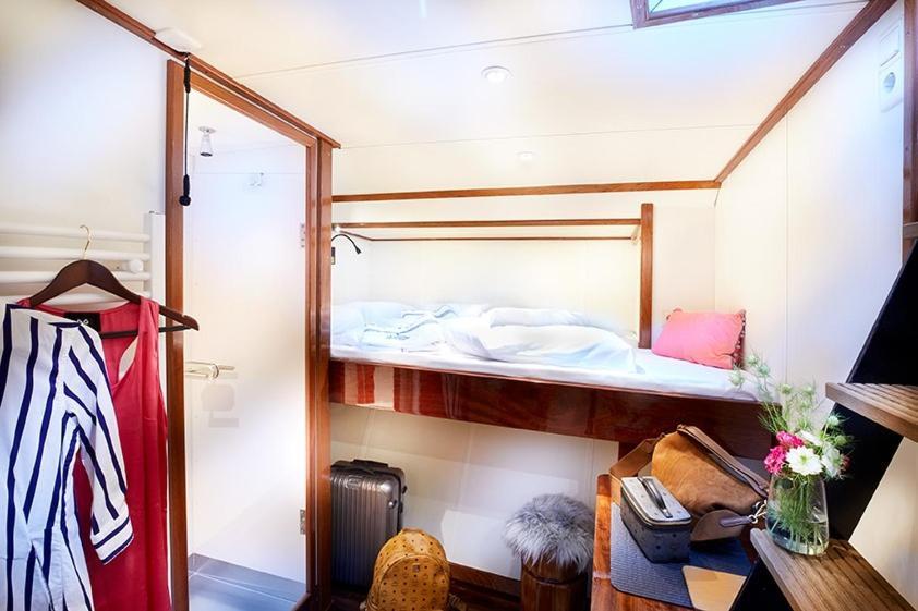 Segelschiff Loth Lorien Otel Hamburg Dış mekan fotoğraf