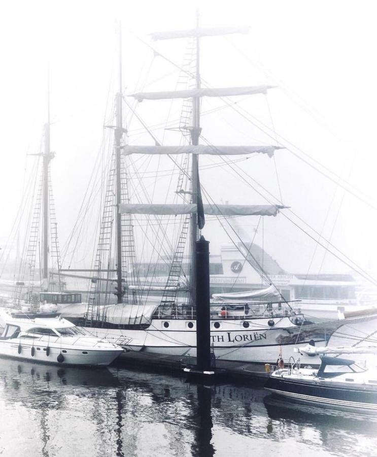 Segelschiff Loth Lorien Otel Hamburg Dış mekan fotoğraf