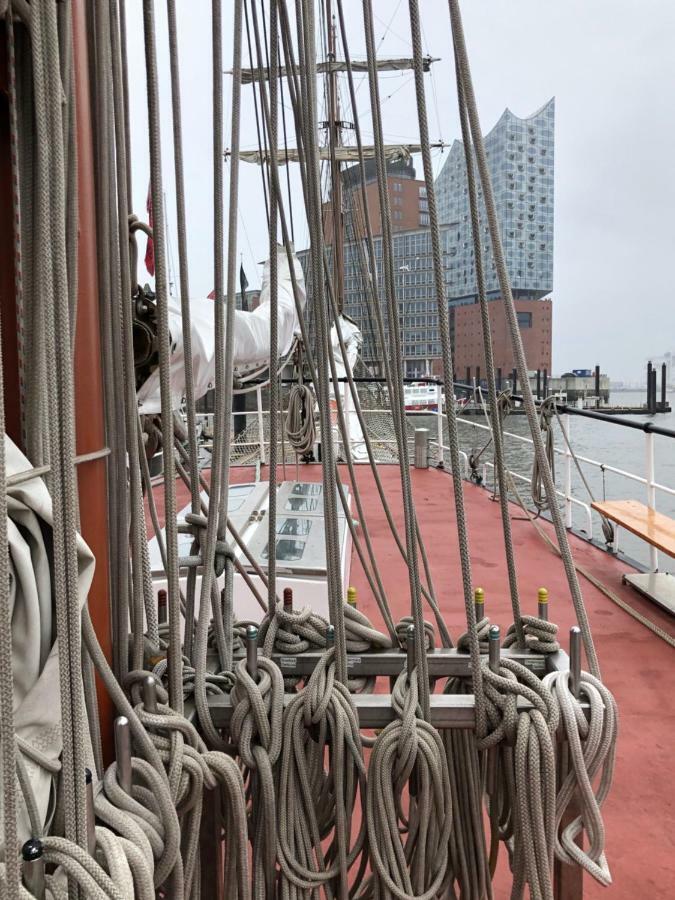 Segelschiff Loth Lorien Otel Hamburg Dış mekan fotoğraf