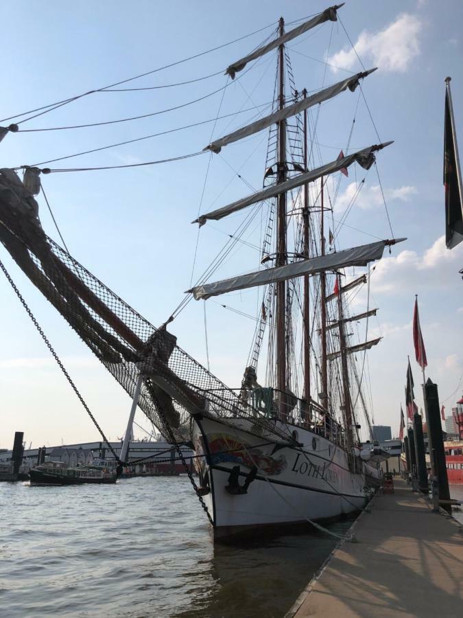 Segelschiff Loth Lorien Otel Hamburg Dış mekan fotoğraf